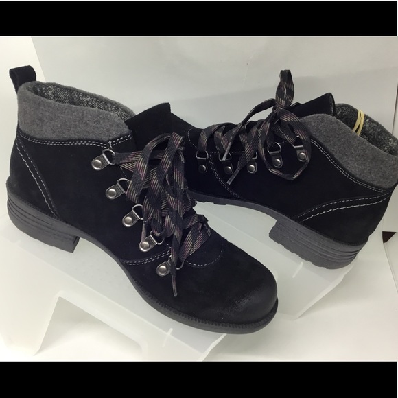 Earth Origins Women’s Black Cow Suede Ankle Boots - Picture 5 of 8